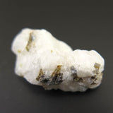 H&E社 グリーンランド産 クリオライト 氷晶石  原石 13.4g (ID:69767)