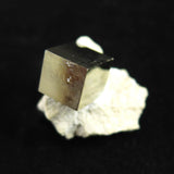 ペルー産 パイライト 黄鉄鉱 10mmキューブ 原石 母岩付 15.4g (ID:80691)