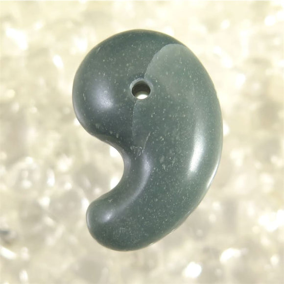 徳島県 ソロモナイト solomonite 32mm勾玉 Sグレード 証明書付 12.7g (ID:67625) - 