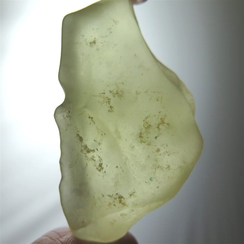 透明感もあり高い品質の原石ですリビアングラス原石45g