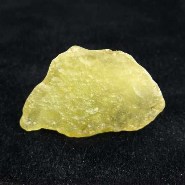 リビアンデザートグラス 原石 92g (ID:38811) | 榎本通商